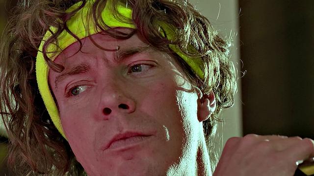 IGNORE4K. Too Tight Two Ways