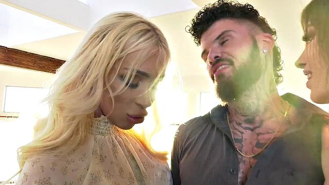 Transsexual ladies fucked in threesome by male