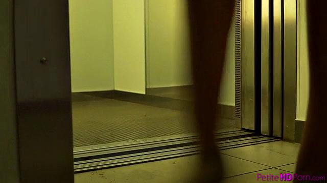 Girls Will Play - S19:E9