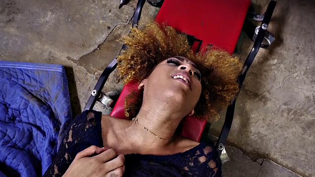 Ebony Spinner's Deepthroat Discount