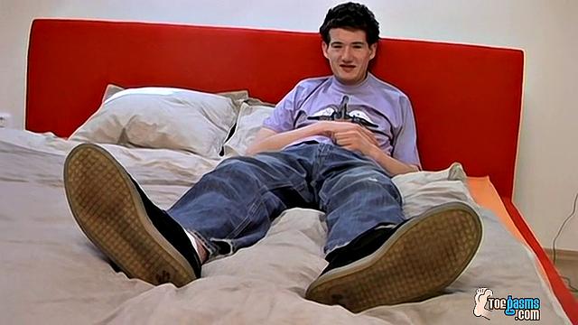 Big Dicked Twink Nate Jerks Off - Nate