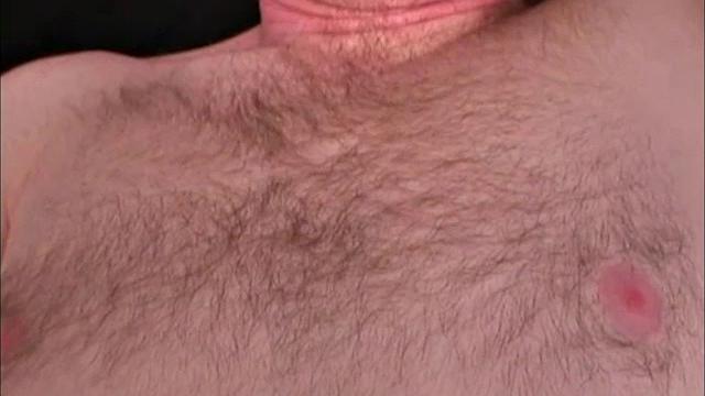 Джейсон заводит мужиков не только на работе