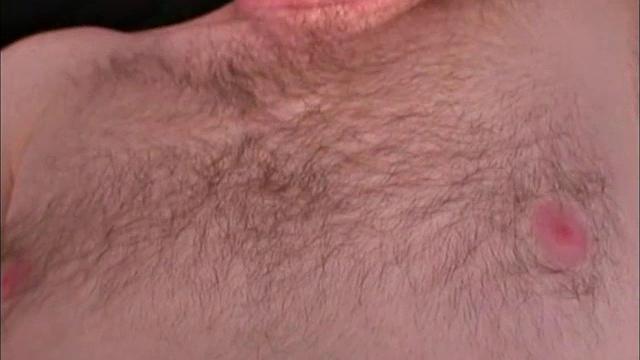 Джейсон заводит мужиков не только на работе