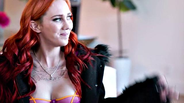 Dyke beauty seduces ginger b4 eating her pussy out