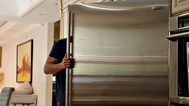 Kiera Croft plays with pussy before affair with friend's husband