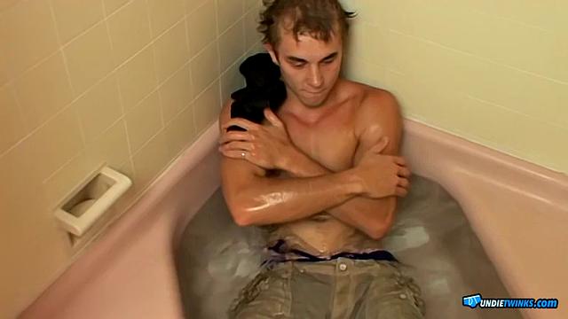 Kelly Cooper Enjoys Bath Time