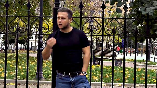 Лана Рой заводит в джинсах и ловит горячий римминг после кофе