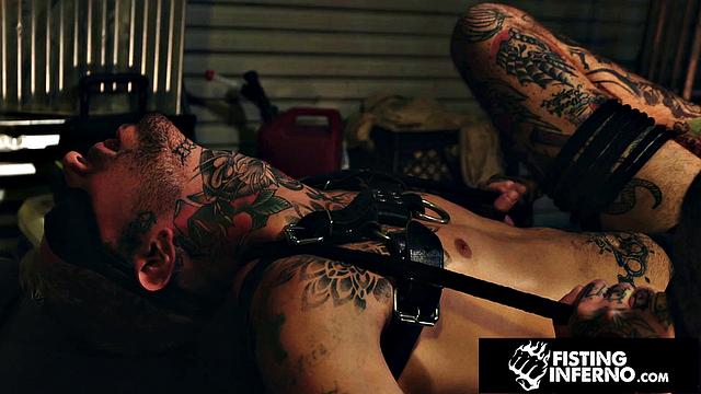 FistingInferno - Dom Daddy Breeds Tatted Sub