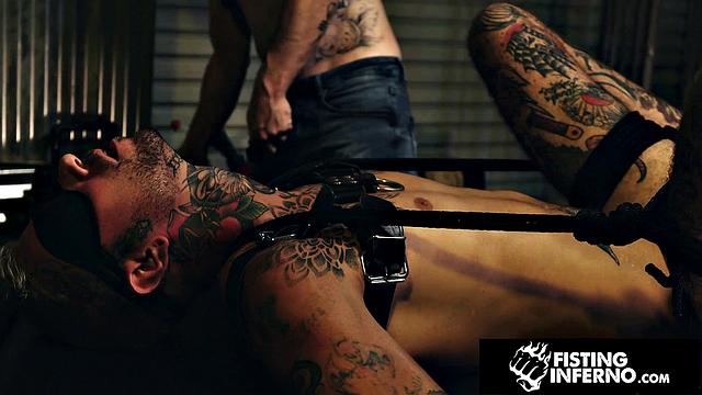 FistingInferno - Dom Daddy Breeds Tatted Sub