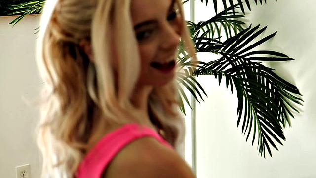 Blonde Teen Jojo Austin Diddles Her Clit and Cums on Camera