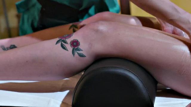 Massaging nympho dyke eats and fingers oiled BFF pussy