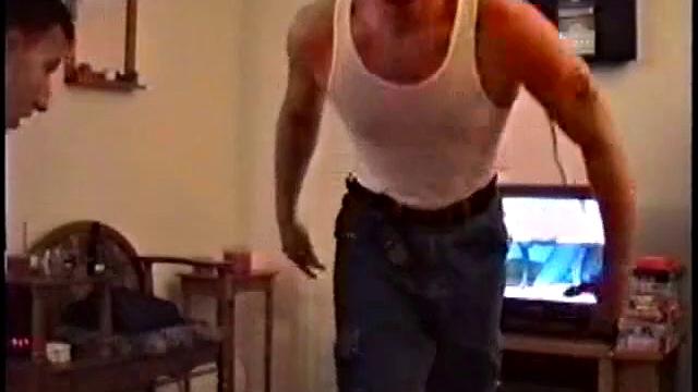 Данте мощно кончает ей в рот, она не может остановиться