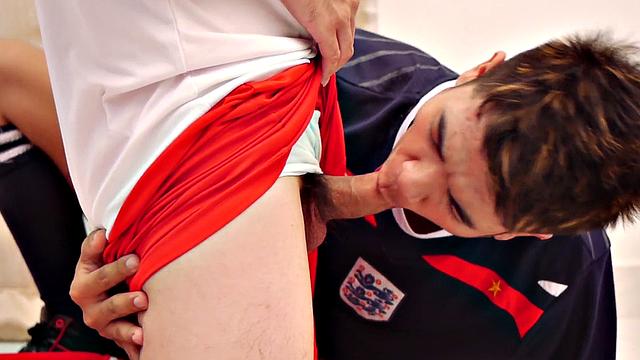 Pissing nympho Asian loves hardcore fucking in anal