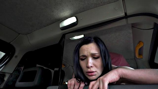 MILF pounded by taxidriver