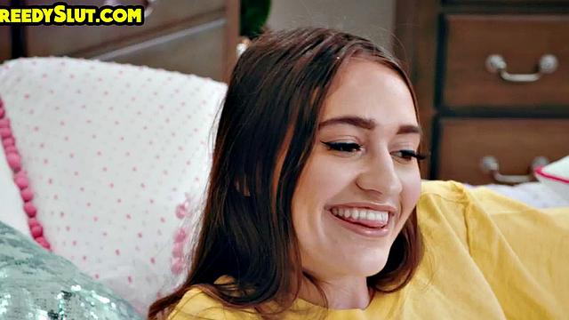 стройная блондинка-няня разошлась на члене босса в пустом доме