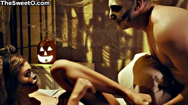Horny Babe bounces on cock for Halloween