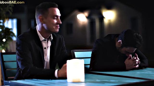 Stunning 21yo babe pussypounded while sucking in 3some