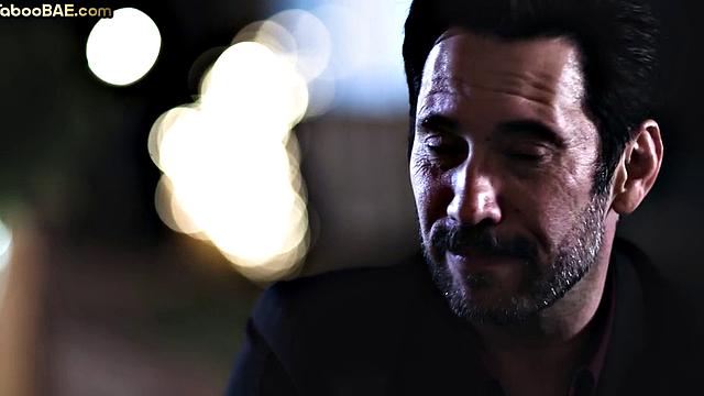 Stunning 21yo babe pussypounded while sucking in 3some