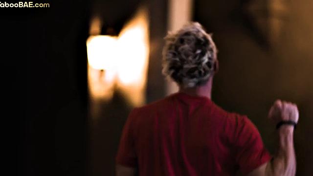 Stunning 21yo babe pussypounded while sucking in 3some