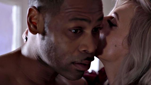 Blond Milf Joins Couple In 3Some iWth Petite Ebony