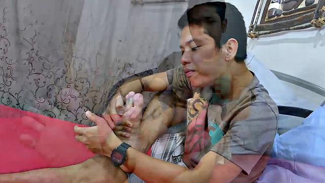 Arjo Blows a Load on His Feet