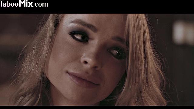 High-class lesbians scissoring with baes