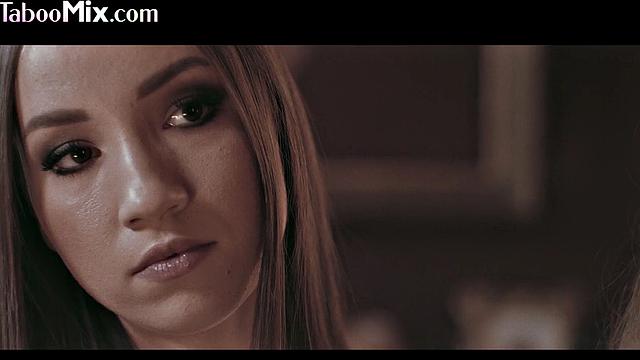 High-class lesbians scissoring with baes