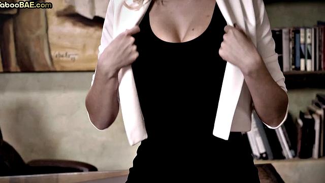 Nympho boss babe rammed by employee after pussylicking