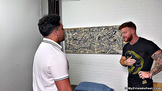 Энтони Джи нюхают и обожают - Энтони Джи
