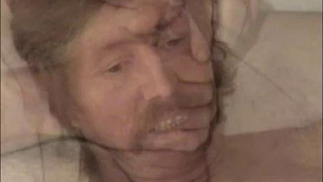 брутальный мужик с заправки крутит номер в мотеле - и я тут как тут