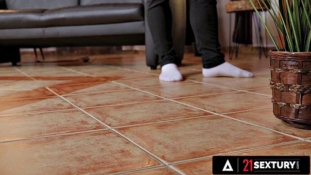 21 SEXTURY - Zlata Shine Panties Sniffed & Double Penetrated By Studs