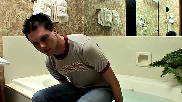 Blasting in the Bathtub with Ash - Ash