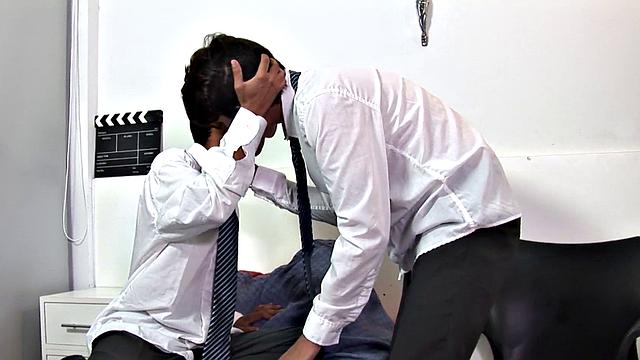 Latin twinks breeding doggy-style for cumshot on DILF's ass