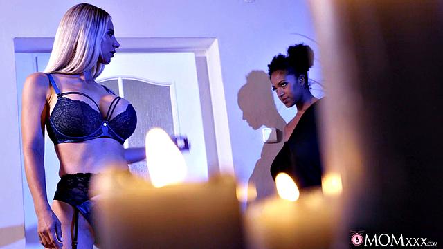 Зрелые лесбиянки с большими сиськами: Nathaly Cherie доминирует над Tina Fire в страстной ролевой игре, лижут друг другу киски и жопу, сидят на лице и кончают вместе.