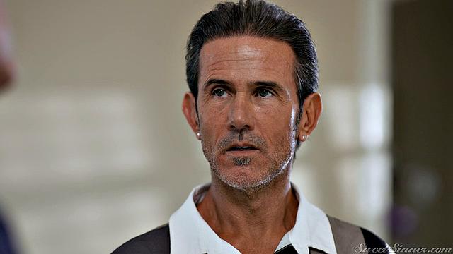 The Hot Wives 6 Scene 3 - Smokin' Lady