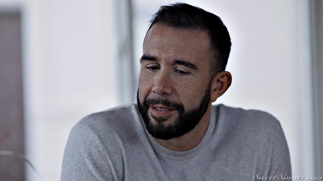 The Hot Wives 6 Scene 3 - Smokin' Lady