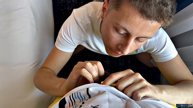 четверо здоровых мужиков доминируют и используют Джейка Уорта, пока он не выдерживает больше