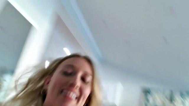 Bigbooty anal babe bounces on BBC before fucking in doggystyle