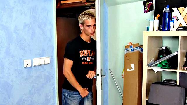 Mean pegging bae analpounding sissy boy with strapon