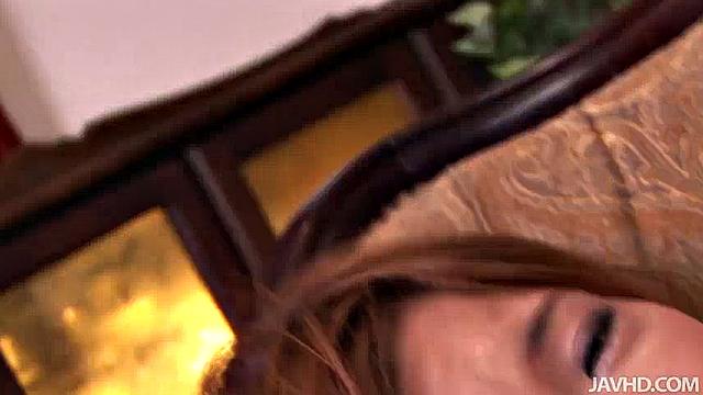 エッチなインタビューで昇天！早川瀬里奈