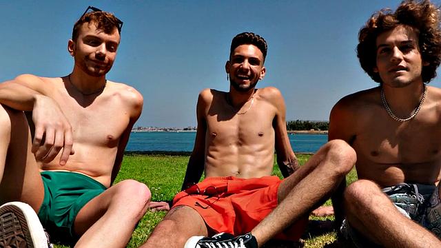 Skinny stud barebacked in 3some after casting