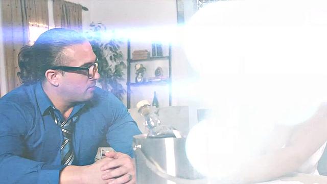 Данни Линн трясет натуральными сиськами и глотает сперму на первом свидании