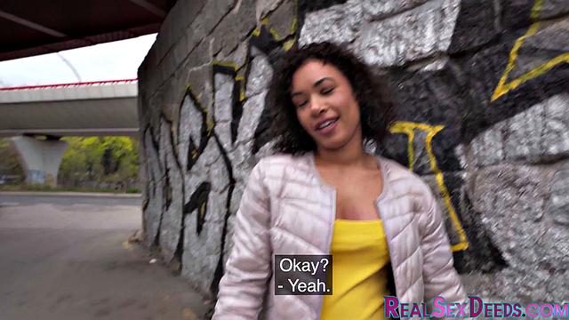 Pickedup gets pussy stretched