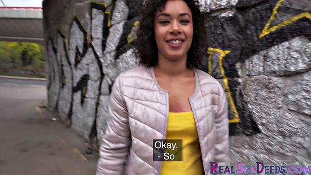 Pickedup gets pussy stretched