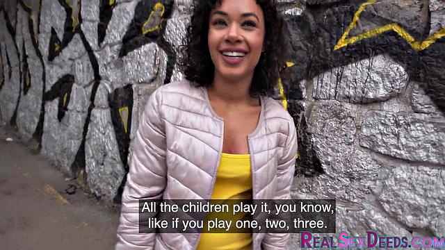 Pickedup gets pussy stretched