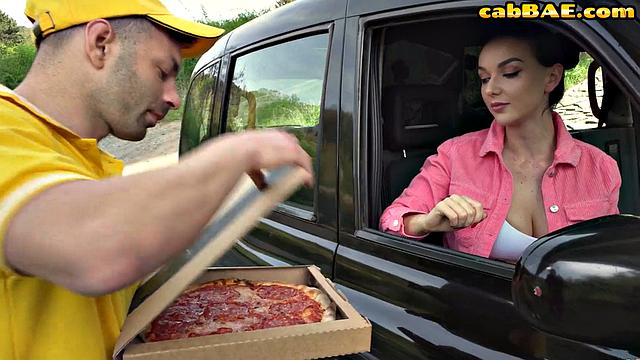 Cumthirsty babe cockriding hard in car