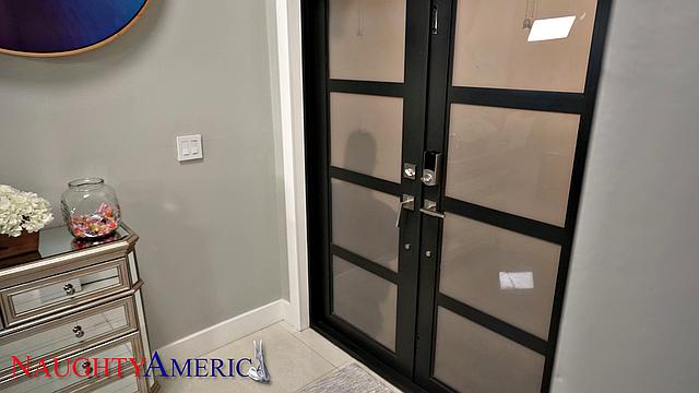 Latina neighbor Penelope Woods has a special gift for her new neighbor