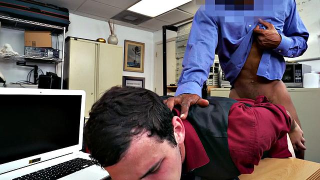 Black nympho fucked in anal by nasty fucker