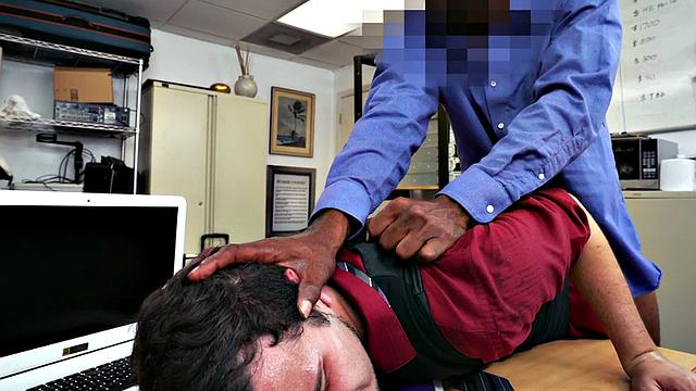 Black nympho fucked in anal by nasty fucker