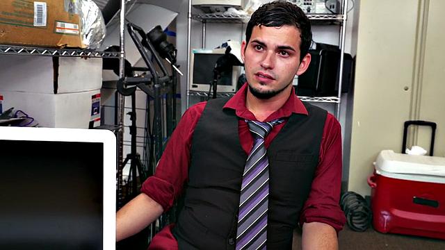 Black nympho fucked in anal by nasty fucker